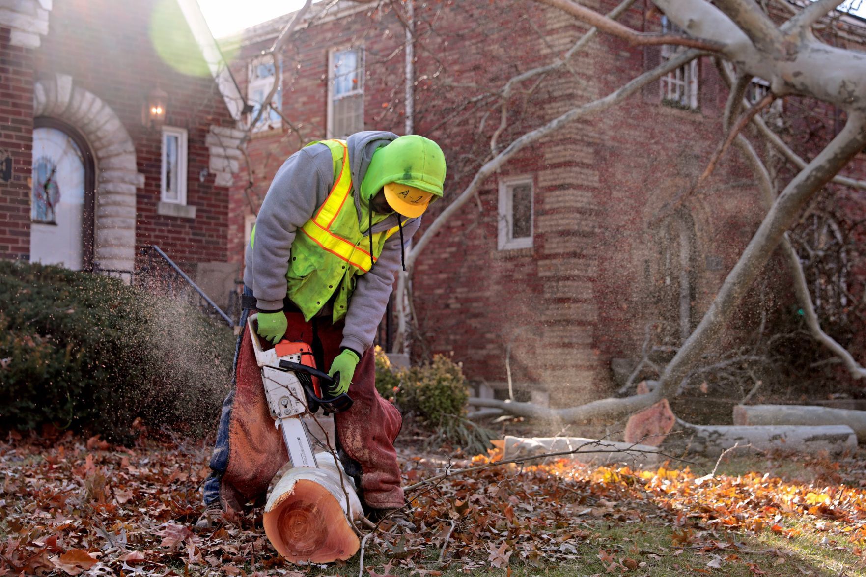 Heavy winds down trees, cause power outages across St. Louis region